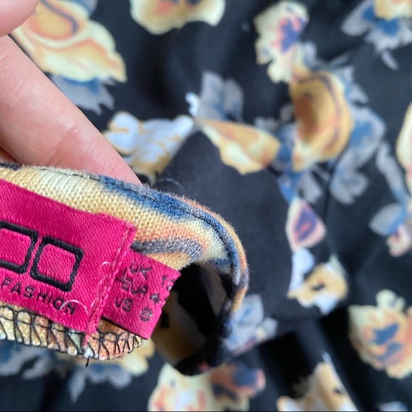 BOOHOO Black Floral Wrap Elastic Waist Dress - Picture 4 of 7